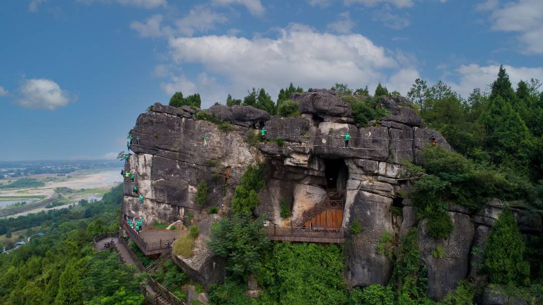 江油鹰嘴岩景区图片