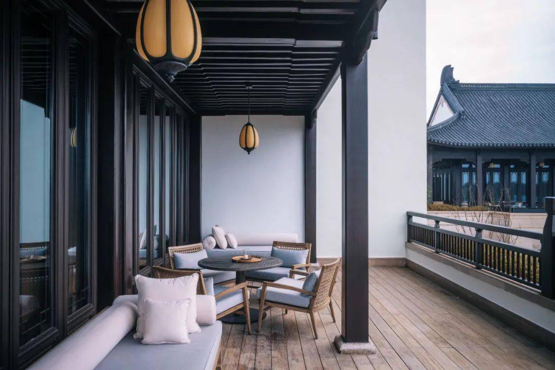 嘉助酒店是星野集团在中国大陆运营管理的第一家酒店,也是继"虹夕诺雅