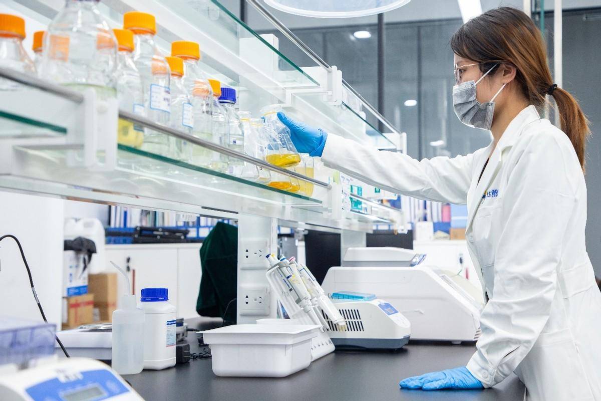 青海华鼎易主：新实控人王封旗下龙池牡丹被质疑