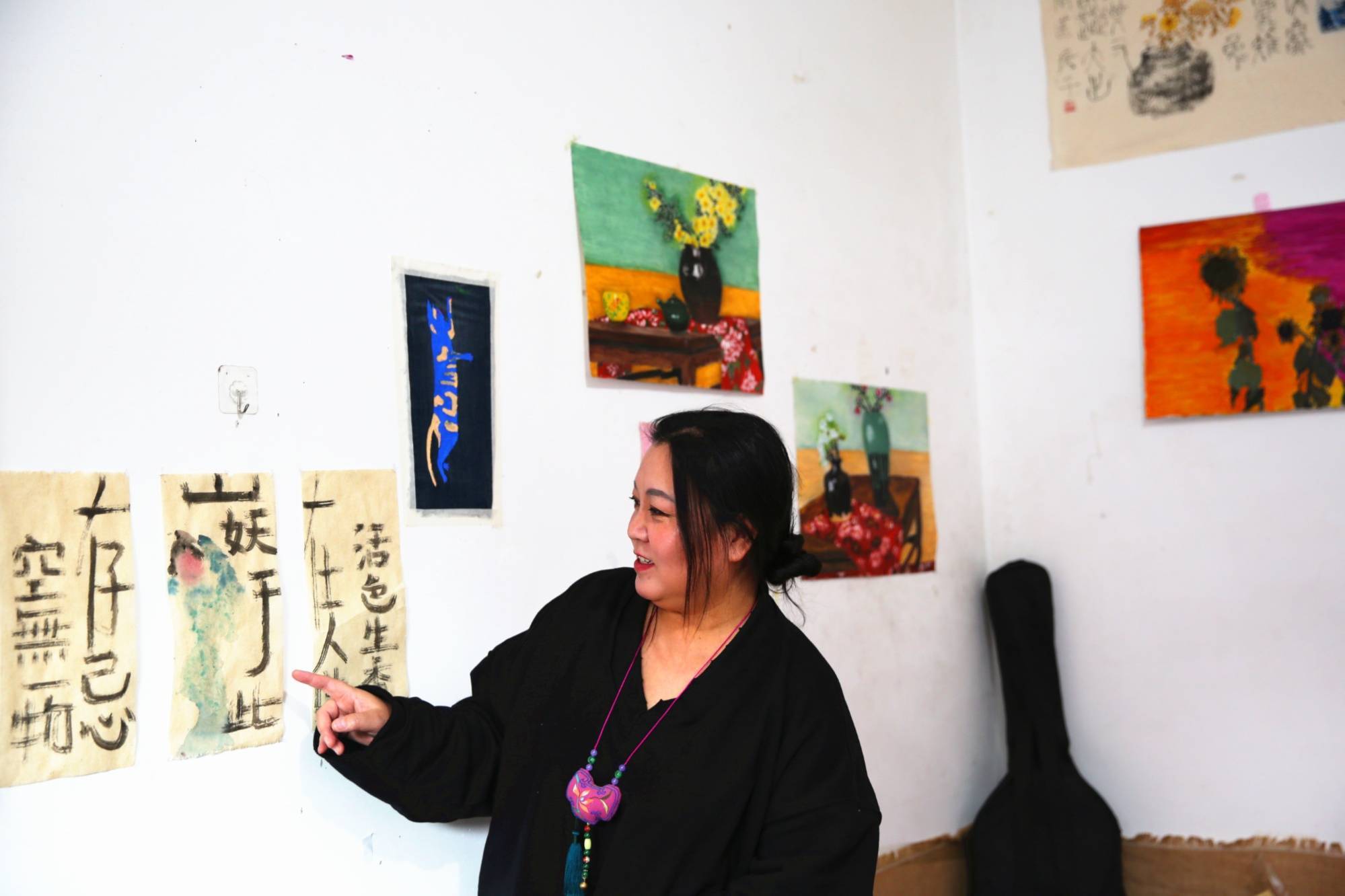 1972年出生的李春连,笔名阿连,内蒙古出生长大,是方山