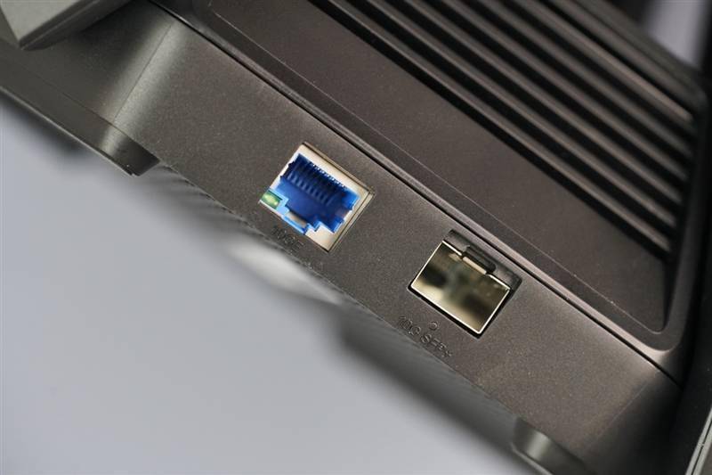 5000元以下它最强！小米万兆路由器评测：还能作为家庭存储中心