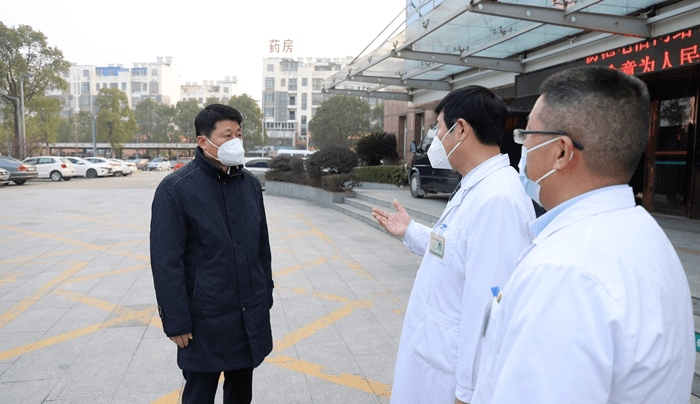 1月3日下午,县委书记霍辉深入望江县中医医院,望江县人民医院,吉水