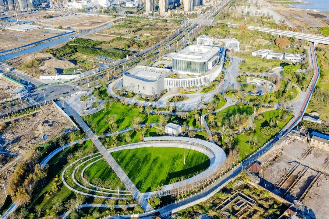 黃公望文化公園(左右滑動查看更多)千億黃金大道的精彩蝶變,構建出