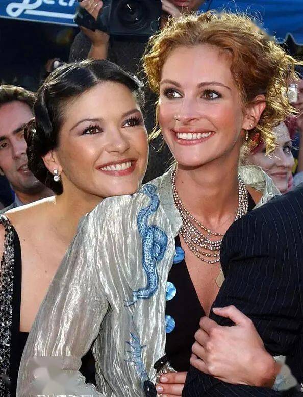 全球第一神颜,已被一场病折磨得认不出_电影_亚当斯一家_女神