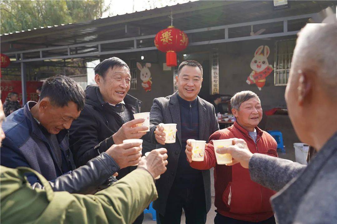 井研王村磨池村:坝坝宴里迎新春 说丰年_研驰_村民_种植