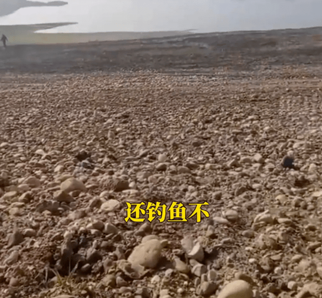 湖南一男子钓鱼时,竟钓起一具女浮尸!简直令人毛骨悚然!