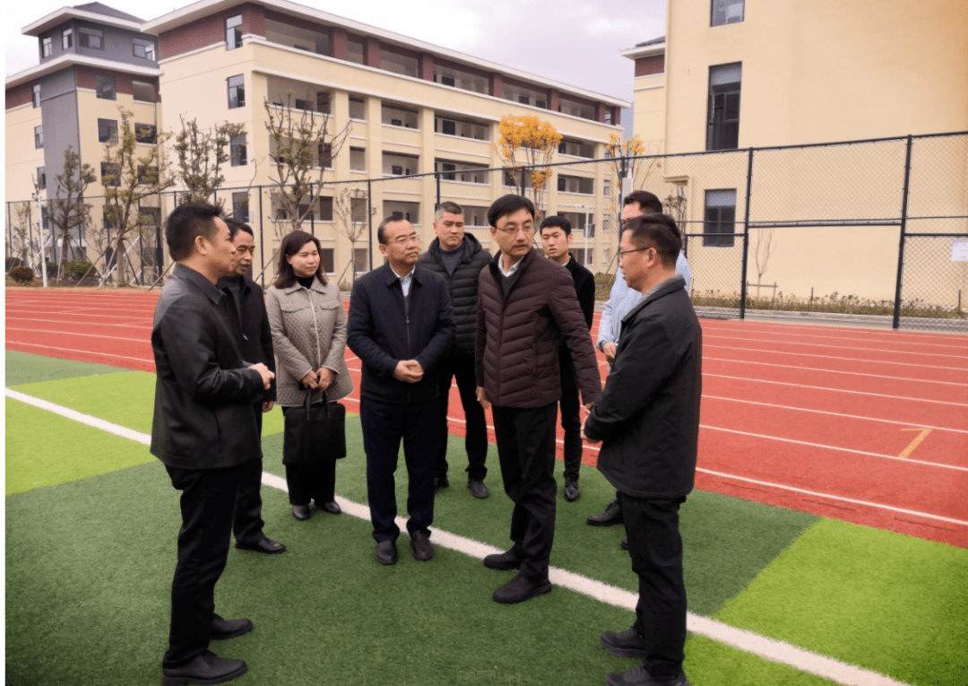 赣州市阳明中学校长图片