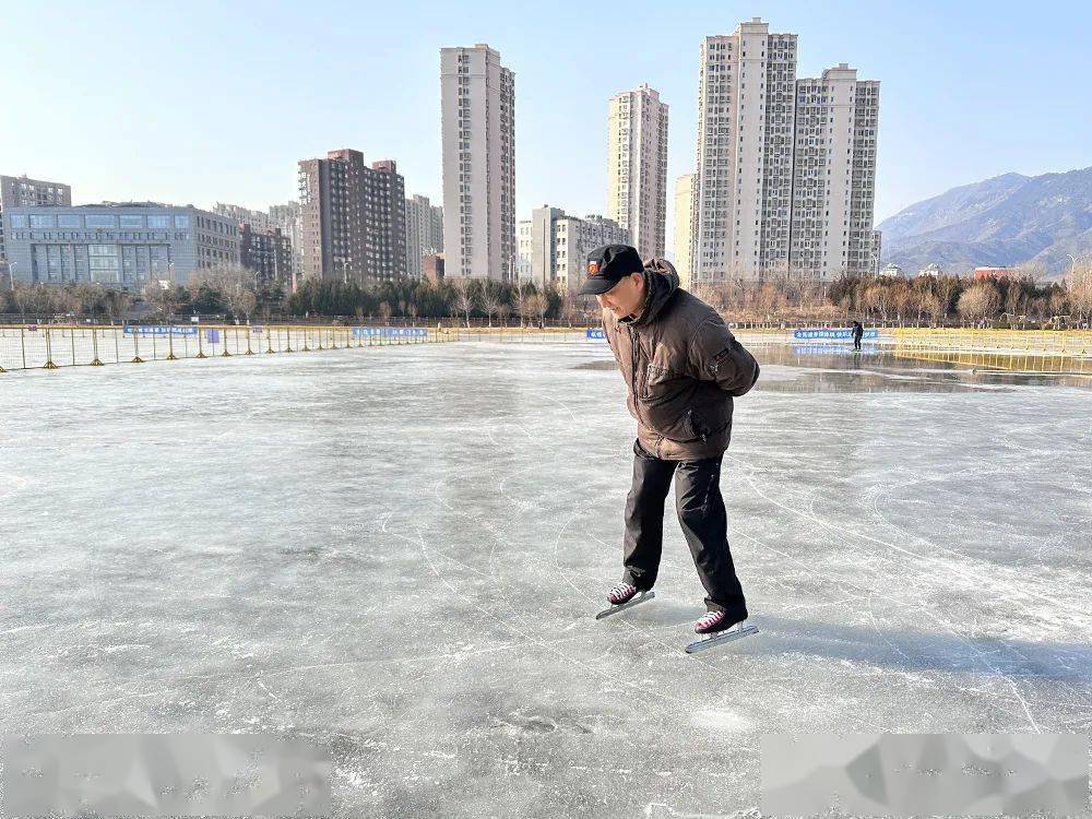 门头沟滑冰场图片