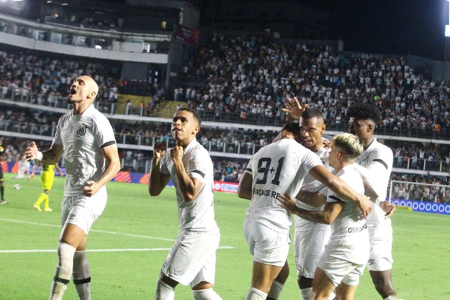 桑托斯推出特别版球衣纪念贝利_搜狐网