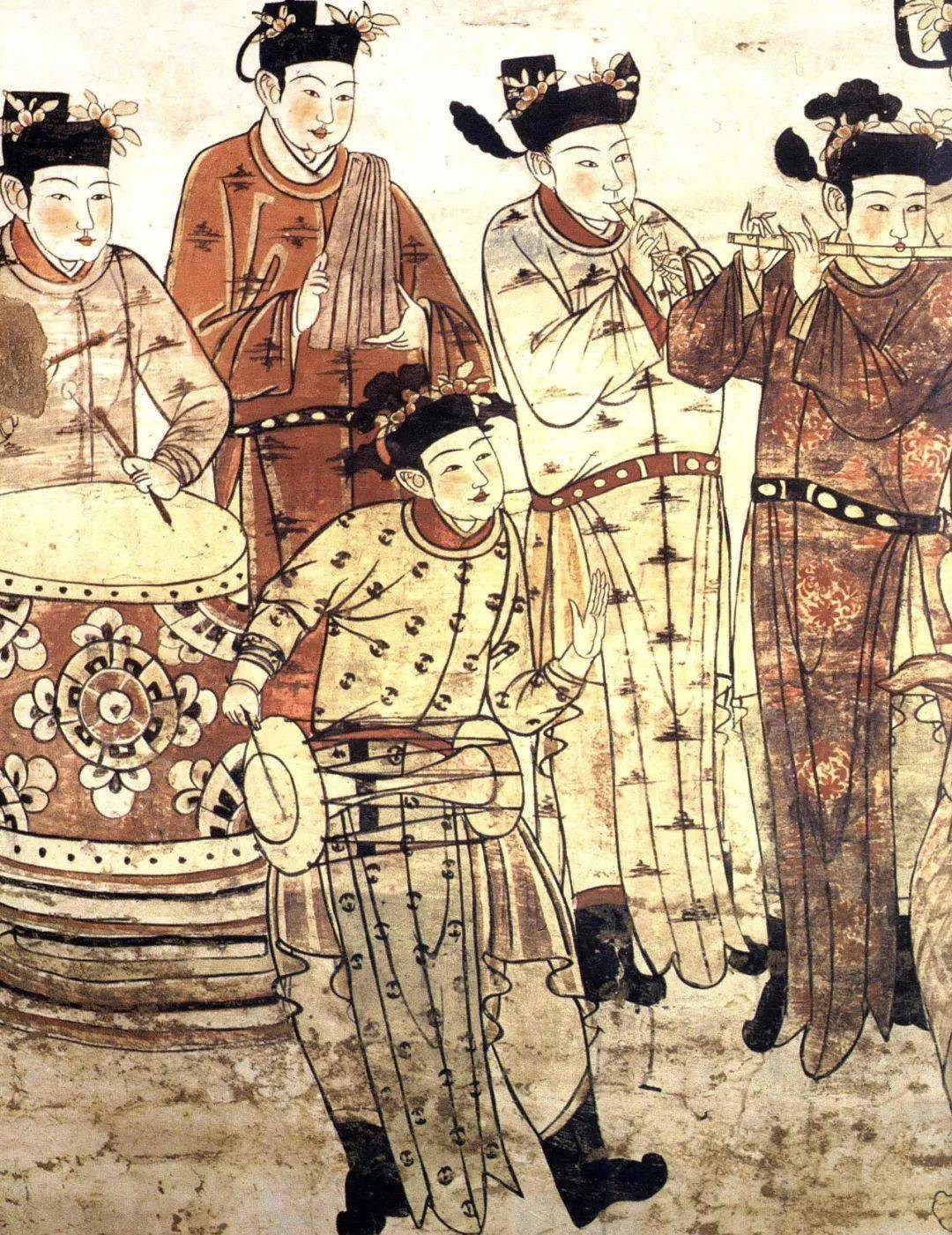 我们以张世卿墓室里的《天文图》为例,从正北顺