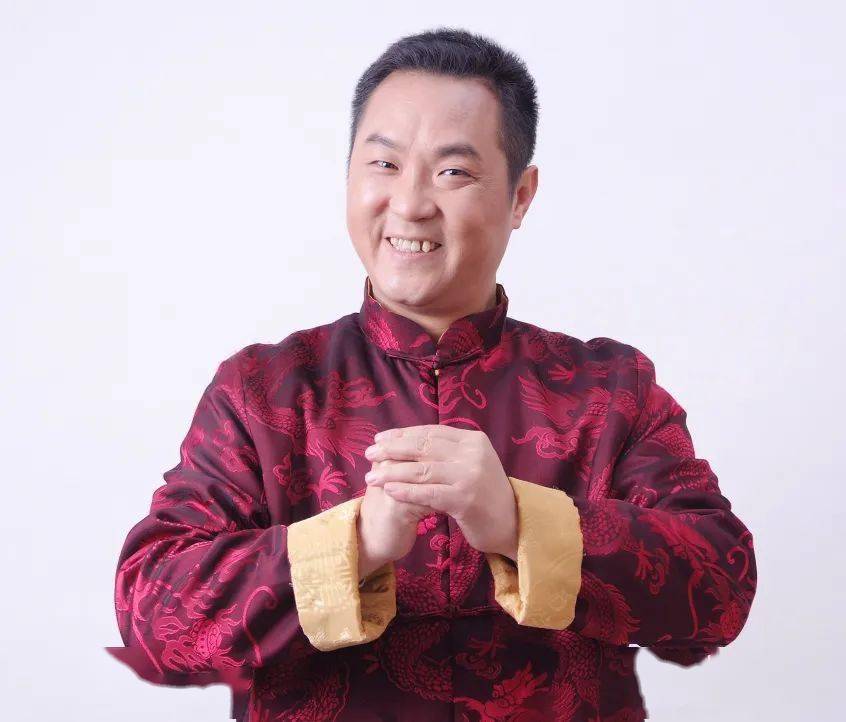 《火锅英雄》中饰演"张老板"☆ 1998年在方言电影《麻将棒棒手》中