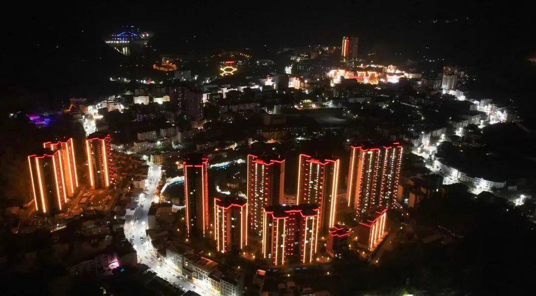 点亮迎新春,盐边"靓"起来_灯饰_文化_盐边县