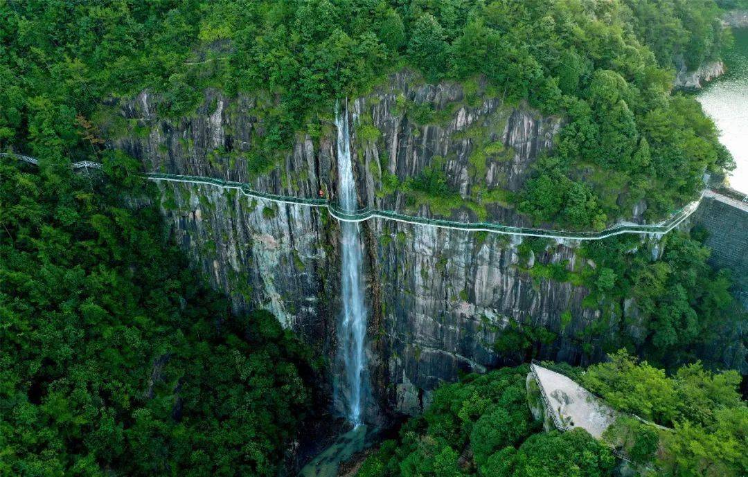 天台龙穿峡风景区图片