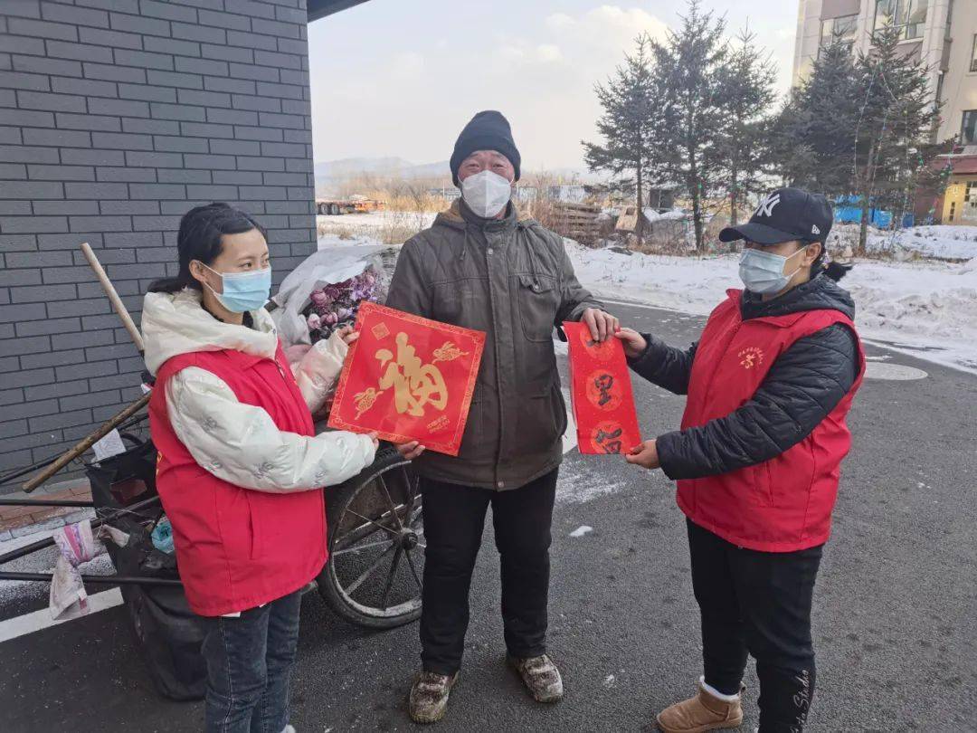 【新时代文明实践站】乌马河街道先锋社区积极开展"迎新春 送春联"