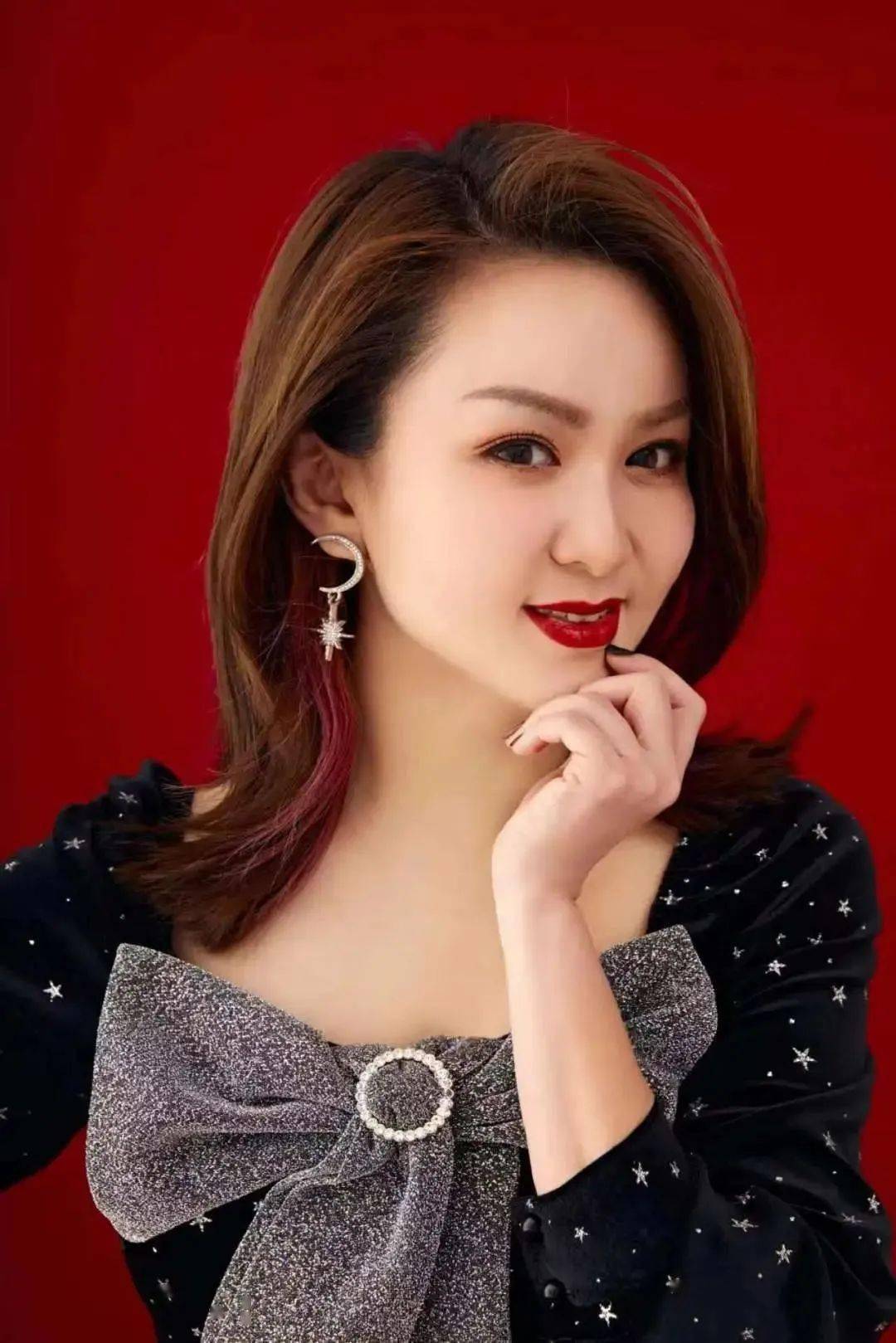 1月27日初六主持人:金龙,李美玲老家年味带回来,从老家回来都带了什么