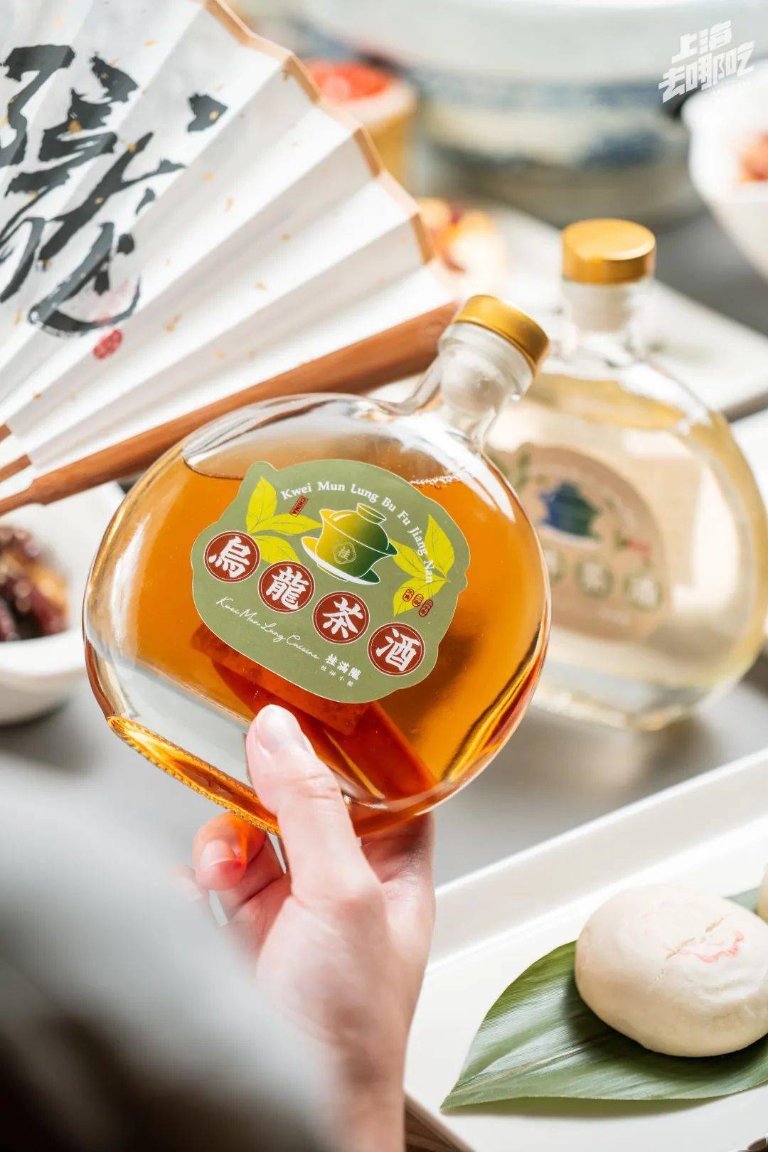 小孩子才做选择,大朋友当然要茶酒all in啦~乌龙和龙井两款茶酒,以