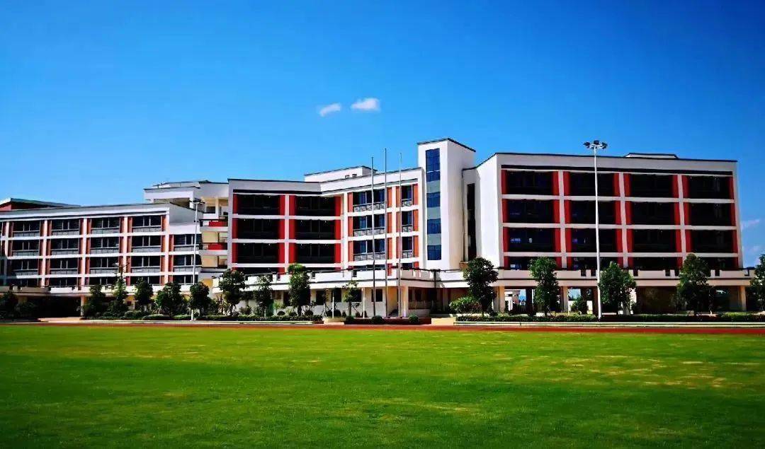 东江高新科技产业园投资建设并与惠州市第一中学联合办学的九年一贯制