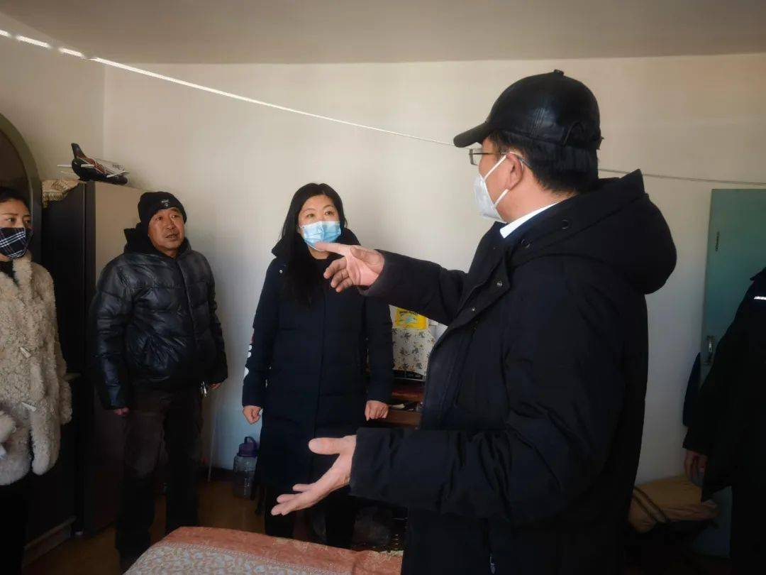 去居民家,到换热站…区长任玉江再次检查供热工作_富拉尔基_问题_质量