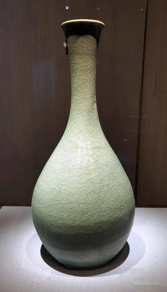 白玉花鸟纹绦环宋 白玉炎帝神农氏造像宋 白玉龙纹嵌饰南宋 水晶笔架