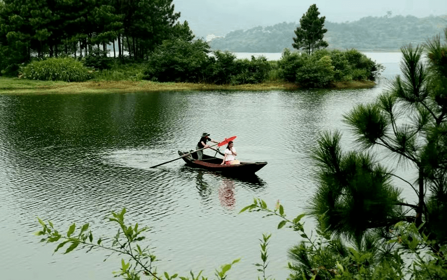 鄢陵鹤鸣湖景区介绍图片