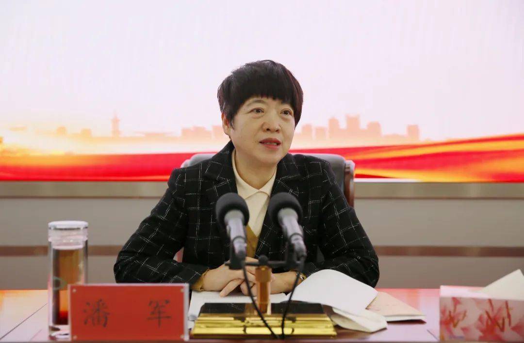 潘军同志从"充分认识学习宣传贯彻党的二十大精神的重大意义""深刻