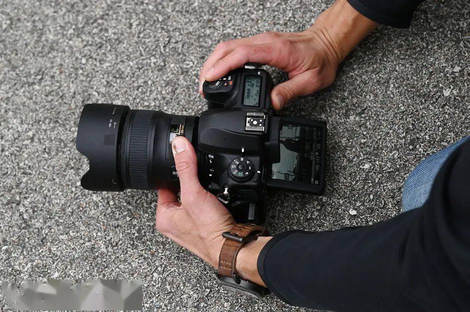 简评| 尼康最后一款数码单反_对焦_支持_连拍速度