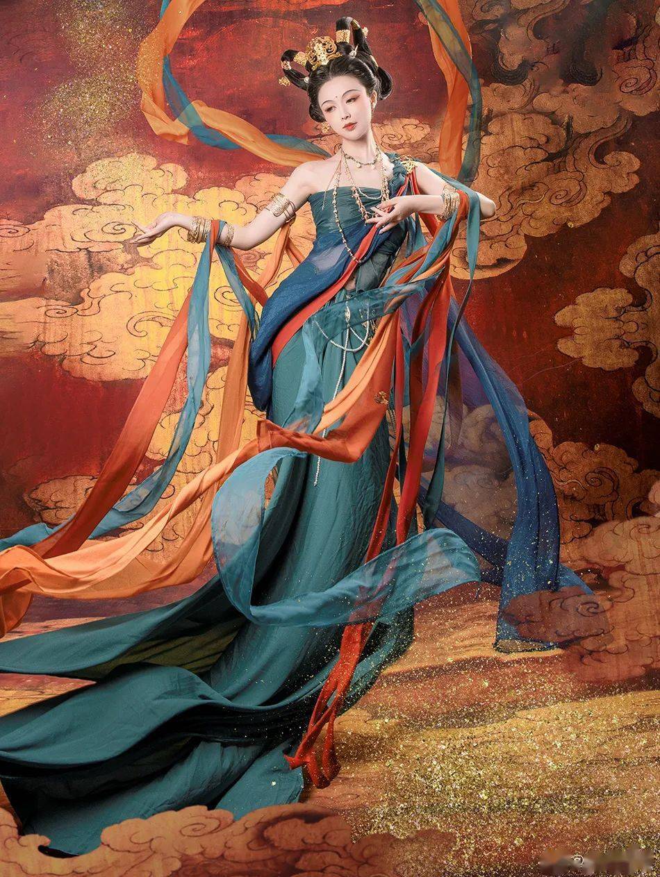 于云雾缭绕之中,俯瞰众生万象.敦煌飞天,衣衫飘动.美到什么地步?