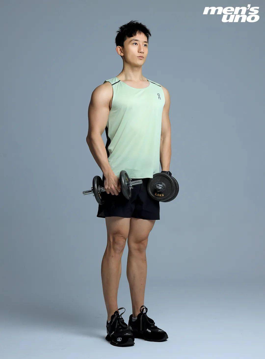 共5组要点提示不要用太大重量,全程保持抬头挺胸,注意离心和向心的