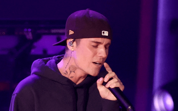 贾斯汀61比伯2亿美元出售所有音乐版权,网友猜测这是缺钱了吗?