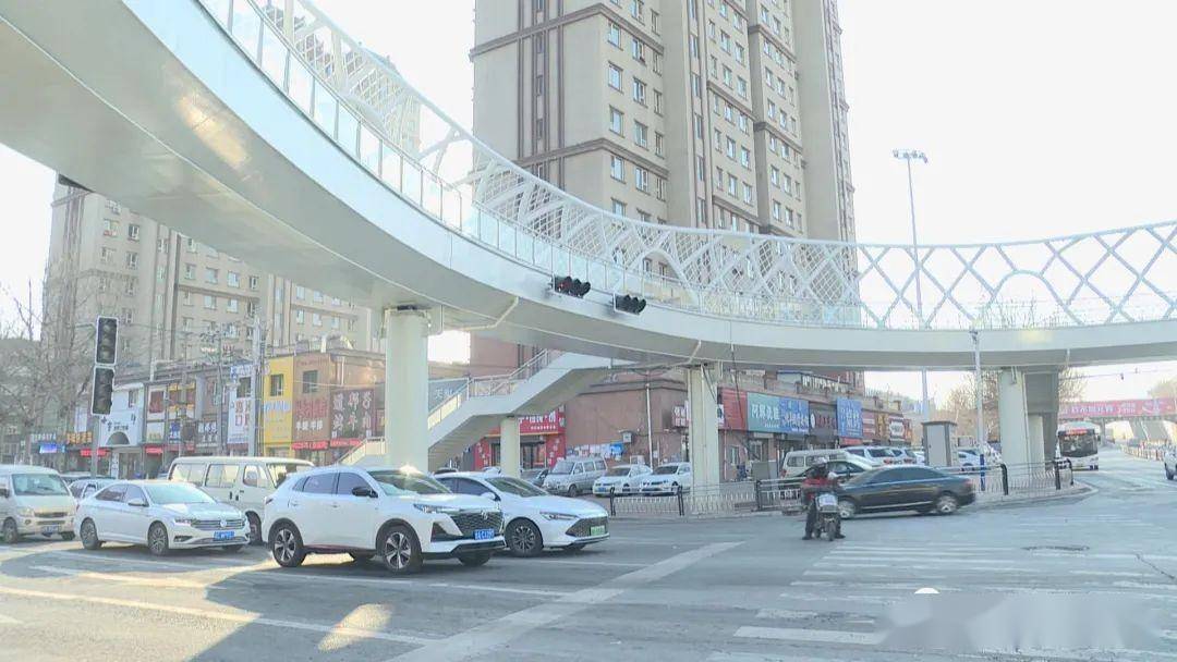 4座人行过街天桥今日正式投入使用_手机搜狐网