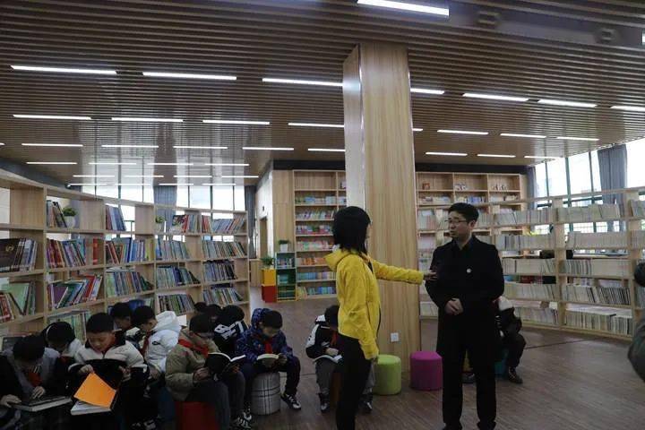 2月6日,衢州市衢江區實驗小學開學了,學校把一座圖書館作為開學重禮