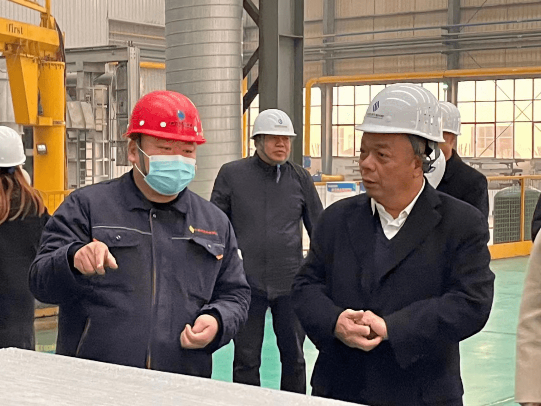 广西梧州国龙集团董事长郭家万到长葛循环经济产业园考察