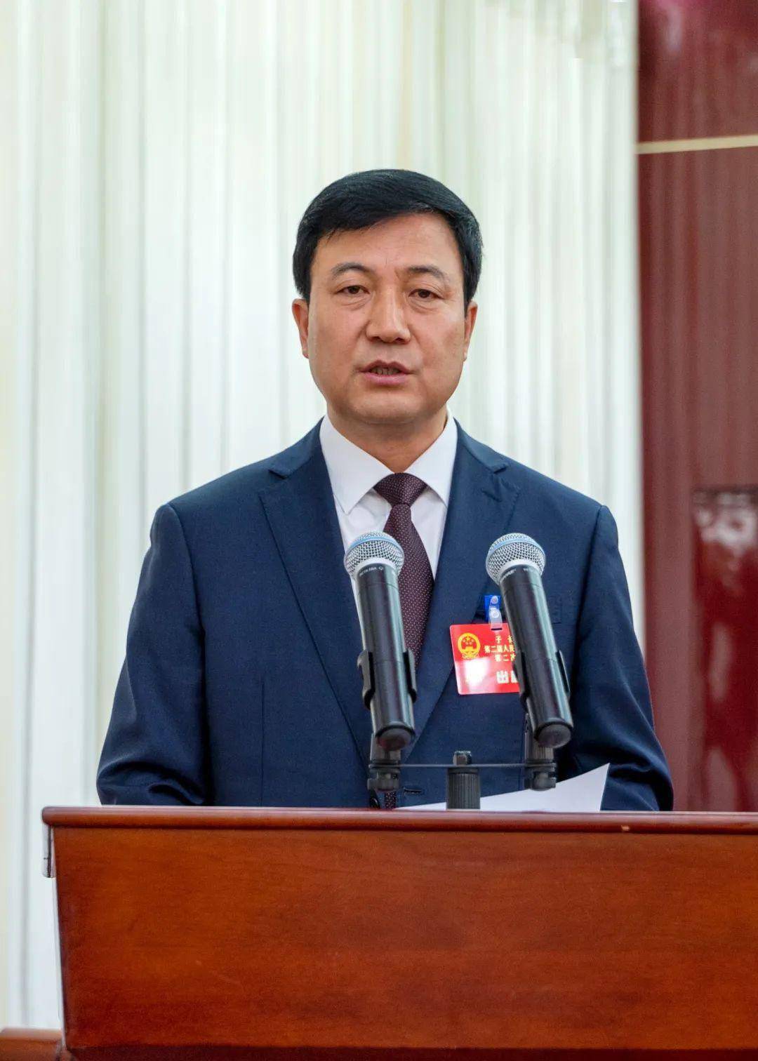 楼会议室隆重召开,子长市市长崔亚军代表市政府向大会作政府工作报告