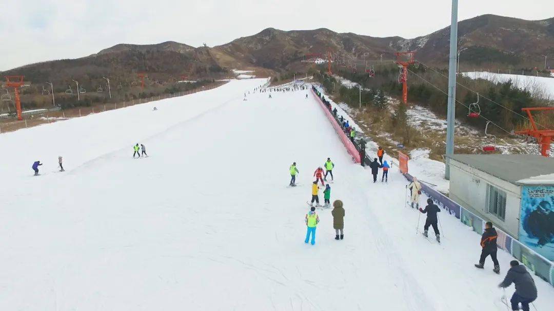 何家沟滑雪场图片