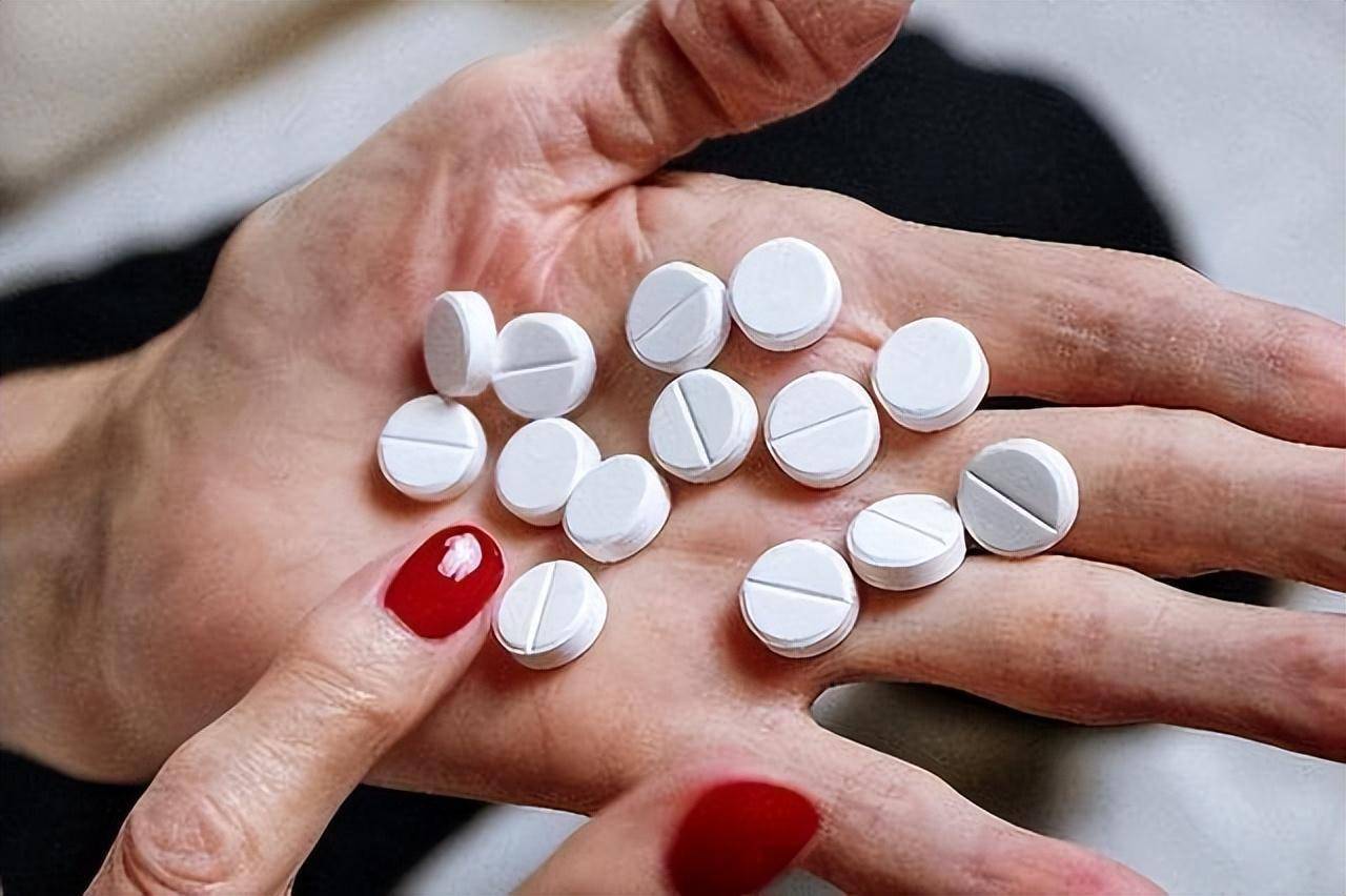 【5】酚酞片临床上,常被用来治疗顽固性便秘或结肠镜检查前进行肠道