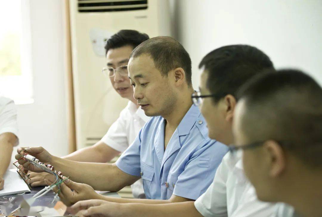 投身高速公路行业17年来,刘松荣敬业,精益,专注,在