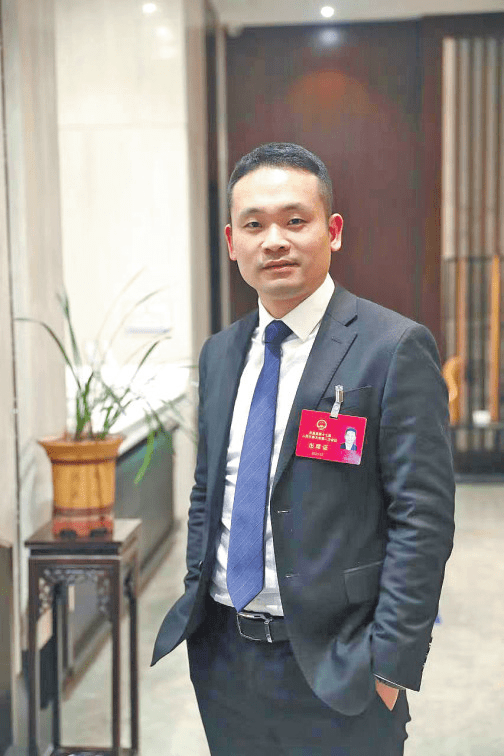 县人大代表,大若岩镇党委书记张克按照"产城人"融合发展,主动融入"一