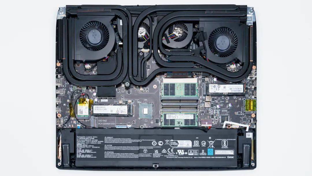 微星 泰坦gt77 hx还可以选择rtx4080的版本,价格下降至34999元,考虑到