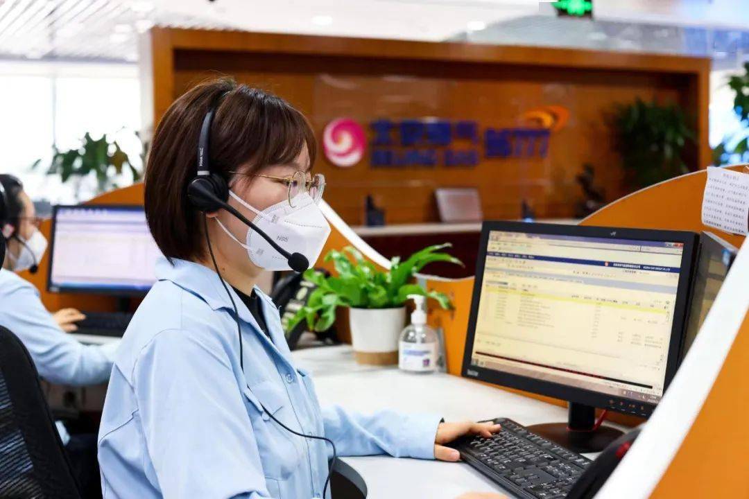 一天接听3700余个电话是什么体验？(外卖员一个月话费多少)