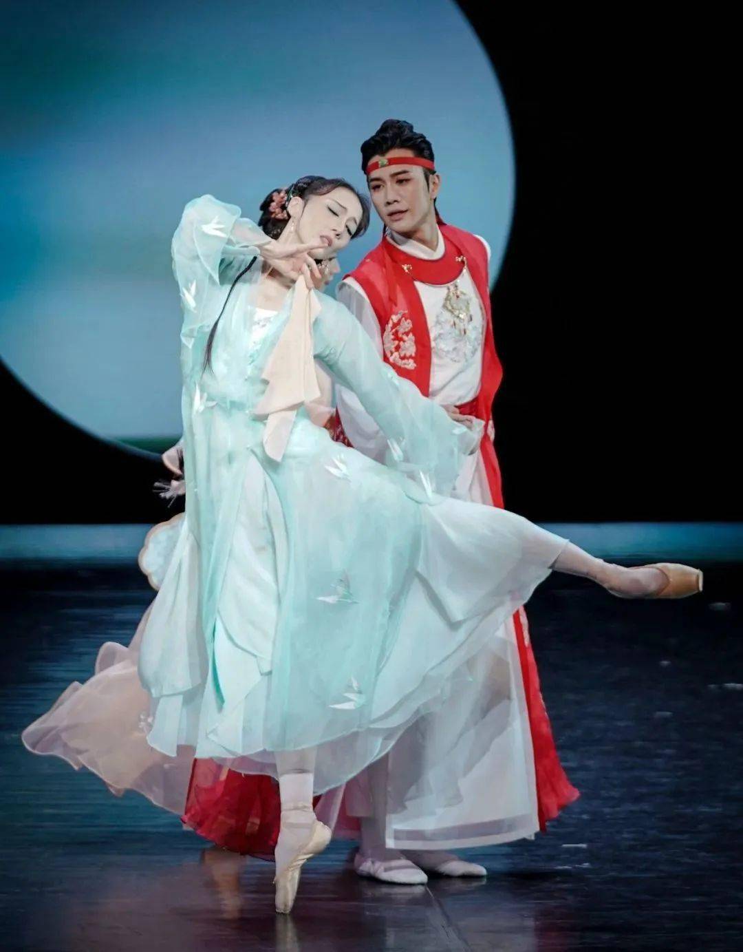 我院校友范妮执棒中央芭蕾舞团演出叶小纲作曲原创芭蕾舞剧《红楼梦》