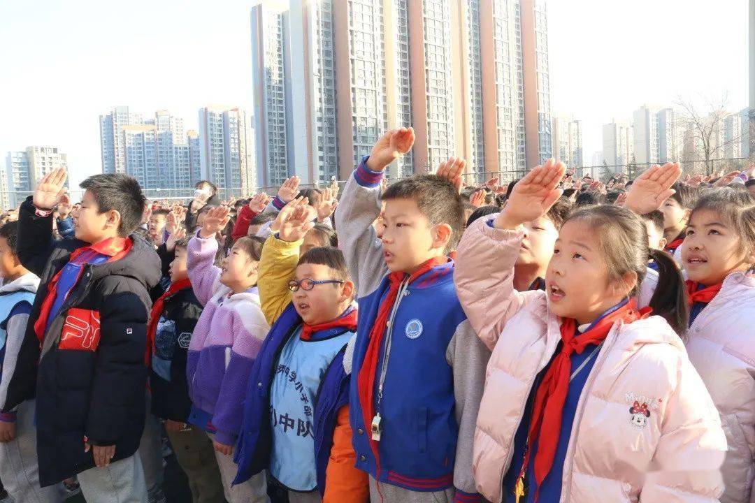 【升旗仪式】学雷锋 树新风——济南育秀中学小学部二(5)中队升旗仪式