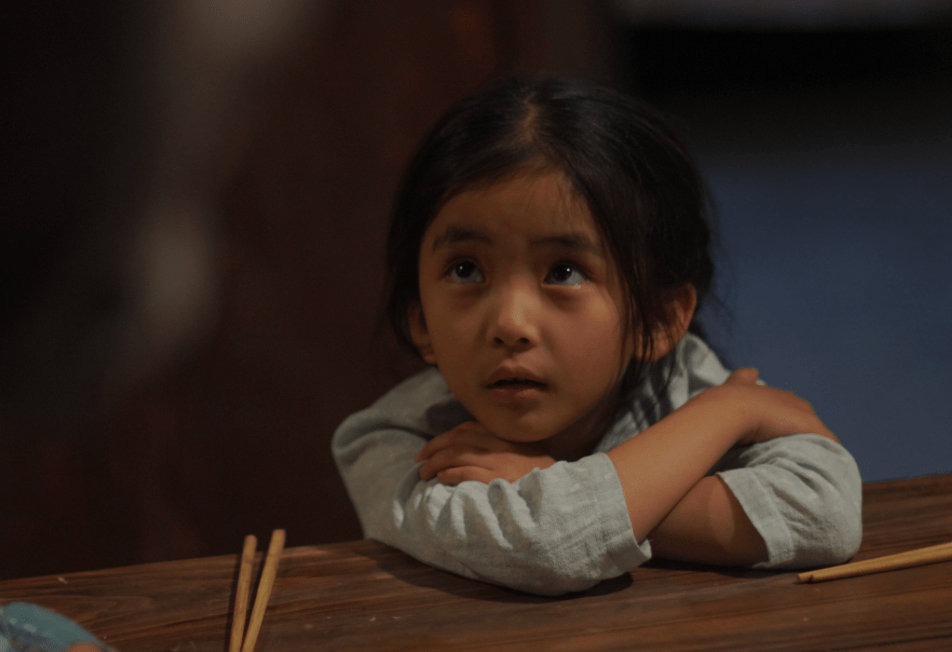 东方_李洛伊_外孙