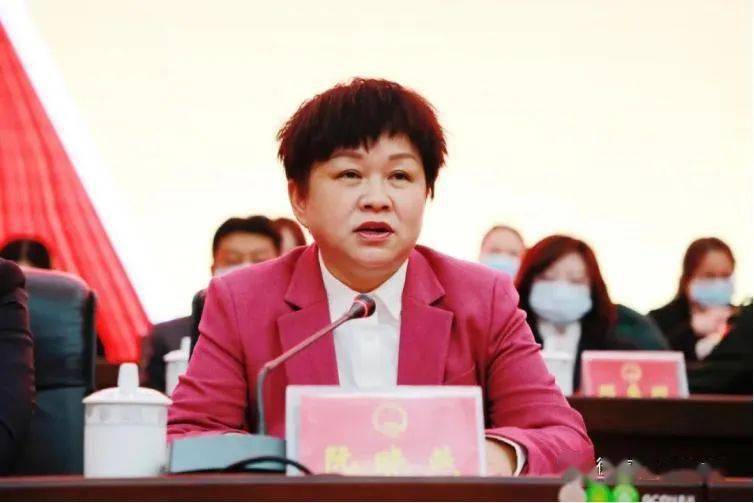 阮晓燕在会议结束时说,步岚书记的讲话,对过去一年我区各项工作取得的