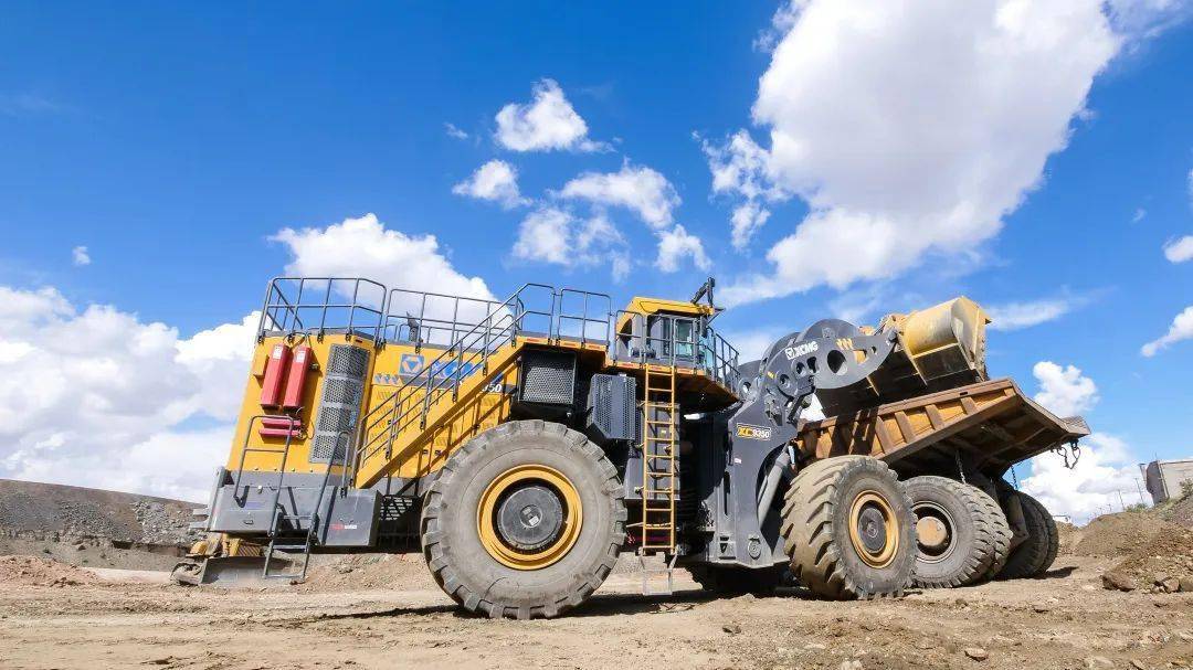 全球最大700吨级液压挖掘机全球第一吊xca2600和大徐一起来看看徐工的