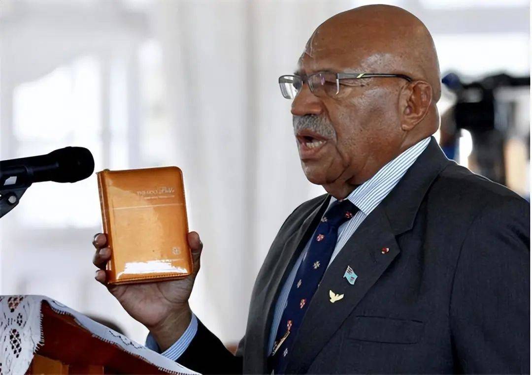 斐济新任总理兰布卡姆拜尼马拉马执政时期,斐济不仅与中方签署了