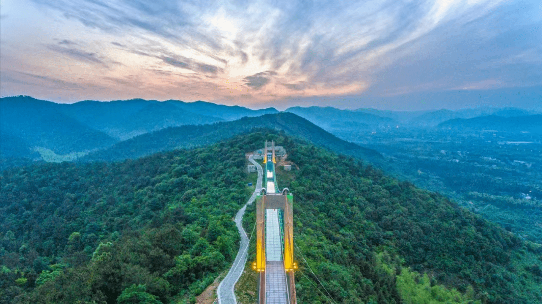 周末不加价！人均300住进避世小寡秘境，山川竹林、丛林树屋、悬浮泳池，碰见心中的静谧之地！