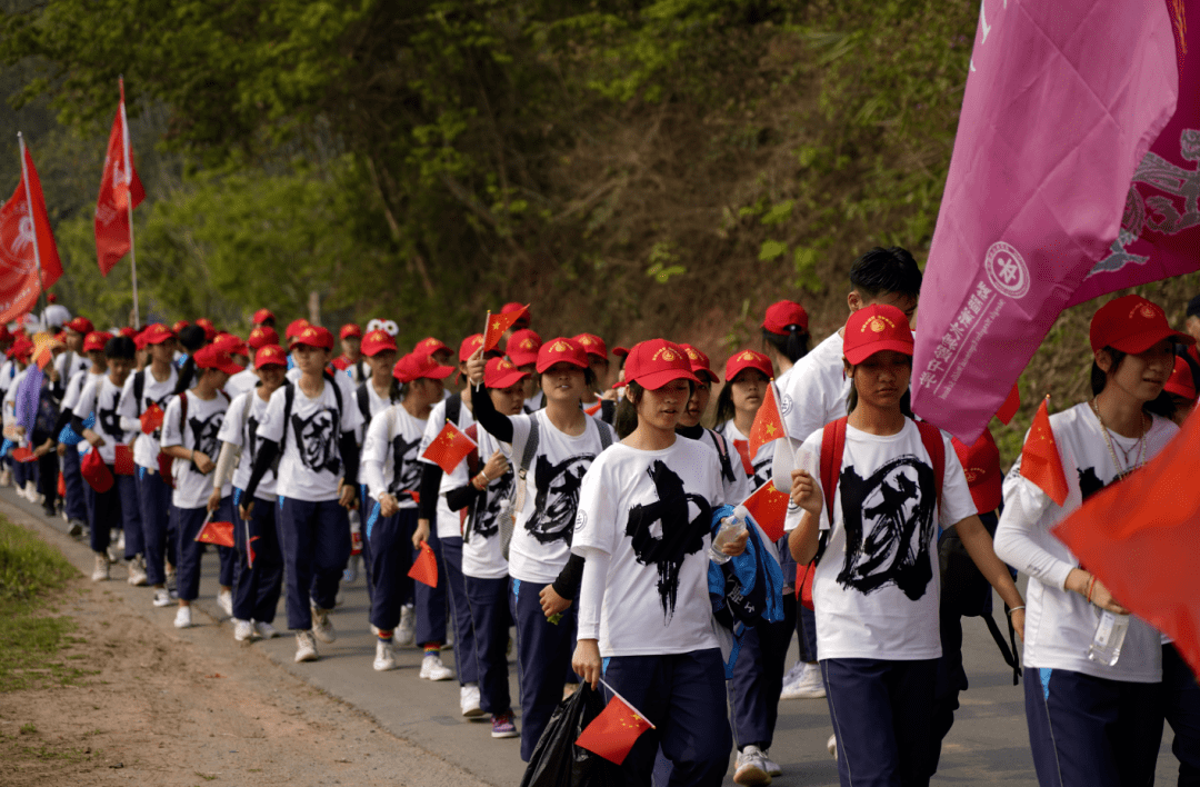 践行党的二十大 青春献给党 | 勐腊三中这场80华里的远足活动很棒