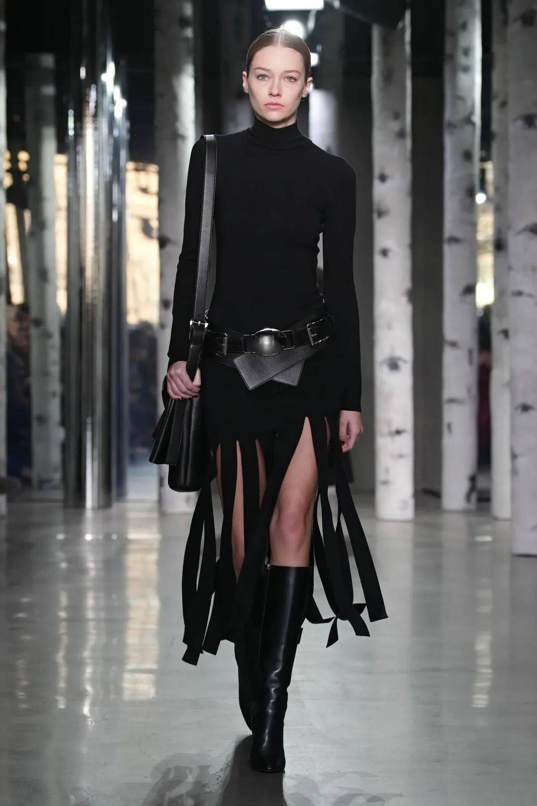 左右滑动查看更多07new york fashion weektory burchtory burch本季