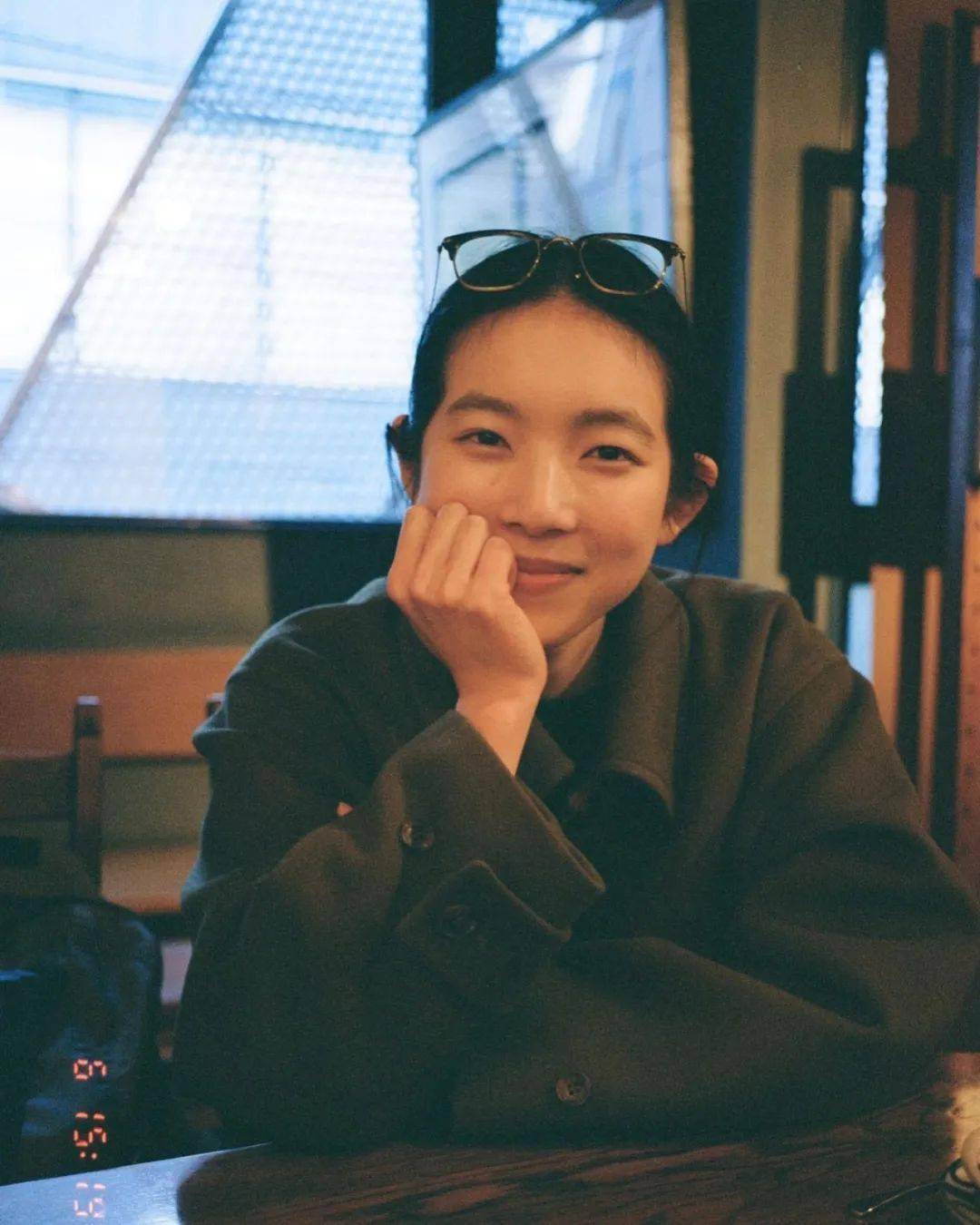 在原美由纪|盐系女该的拍照日常!_风格_旧衣服_工作时