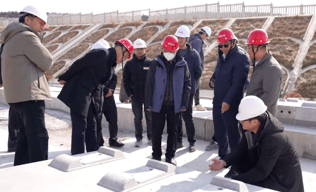 山东轨道交通集团"高铁无砟轨道智慧建造成套装备关键技术"项目通过